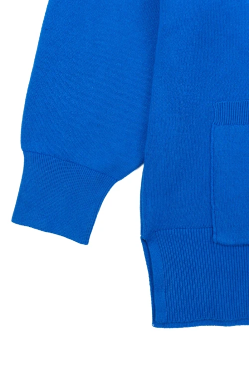 American-Holic-kobaltowy-sweter-kardigan-zblizenie2.webp