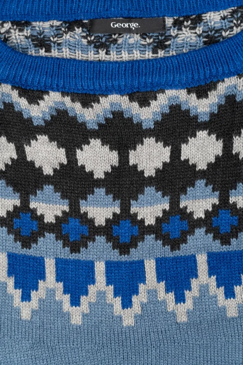 George-niebieski-sweter-skandynawski-zblizenie.webp