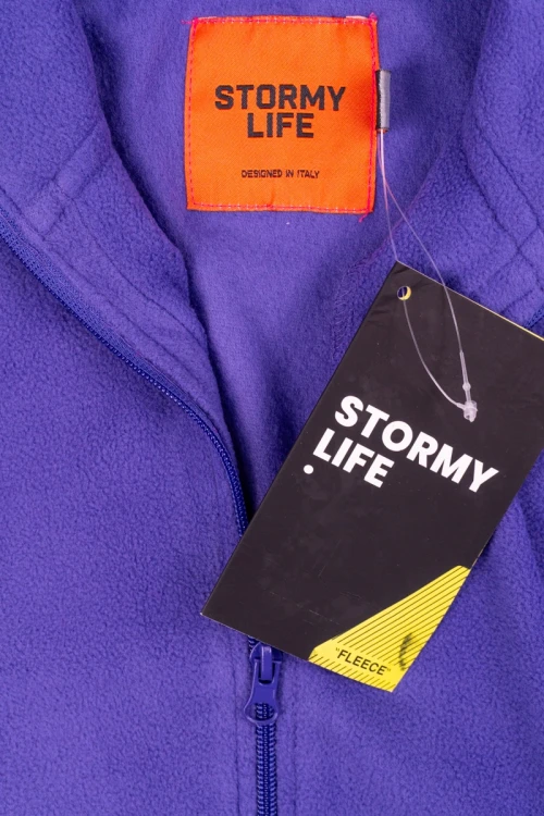 Stormy-Life-jagodowa-sweter-bluza-polarowa-polar-zblizenie.webp
