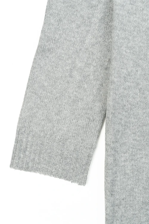 H&M-szara-dluga-narzuta-kieszenie-zblizenie2.webp