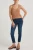Papaya-Jolie-Relaxed-Skinny-ciemne-jeansowe-spodnie-jeansy-modelka-przod.webp