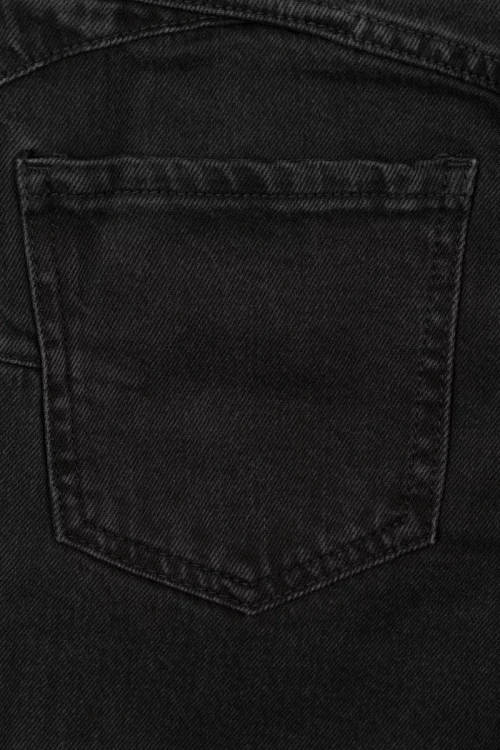 New Look-Tori-modelujaco-ksztaltujace-czarne-jeansy-z-lyocellem-zblizenie3.webp