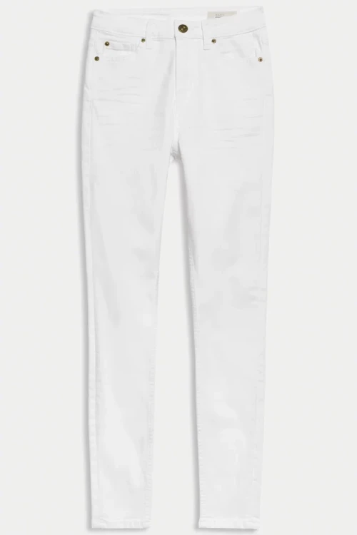 M&S-biale-spodnie-jeansy-relaxed-slim-glowne.webp