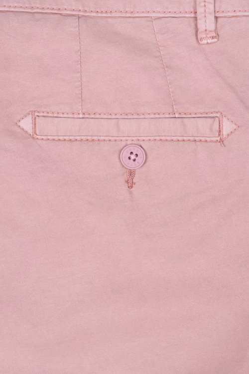 Esprit-rozowe-spodnie-chinosy-zblizenie3.webp