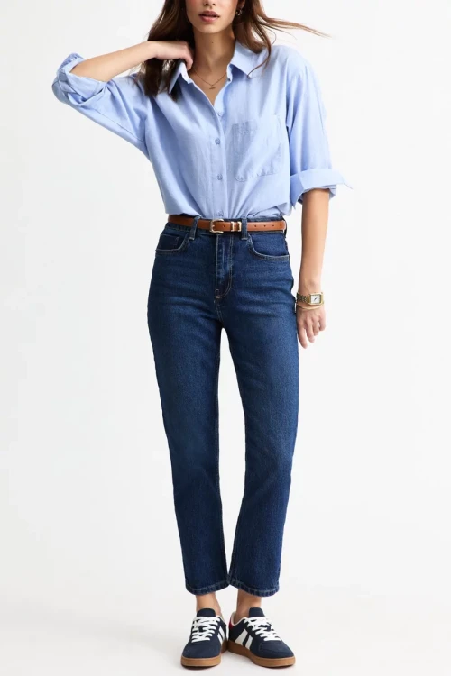 New-look-Hannah-proste nogawki-ankle-grazer-spodnie-ciemny-jeans-jeansy-modelka-przod2.webp