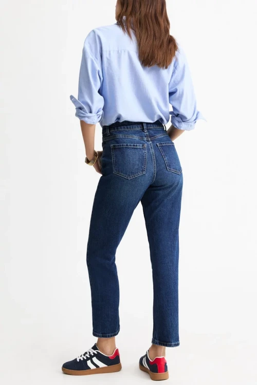 New-look-Hannah-proste nogawki-ankle-grazer-spodnie-ciemny-jeans-jeansy-modelka-tyl.webp