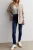 New-Look-Jenna-Skinny-lift-and-shape-modelujace-jeansy-ciemny-jeans-modelka-przod.webp