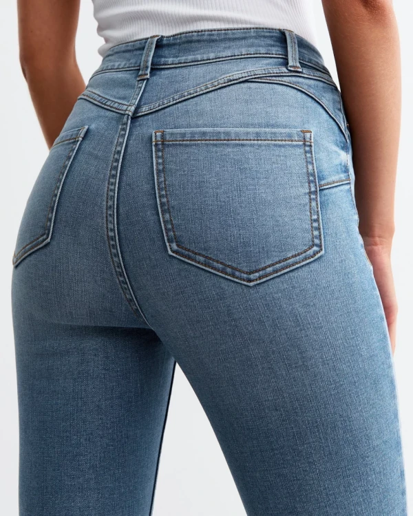 New-Look-Jenna-Skinny-lift-and-shape-modelujace-jeansowe-jeansy-jeans-modelka-zblizenie2.webp