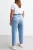 New-Look-Tori-jasne-jeansowe-spodnie-jeansy-slim-fit-comfort-stretch-mom-ankle-grazer-modelka-tyl.webp