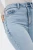 New-look-Hallie-super-skinny-wysoki stan-spodnie-jasny-jeans-jeansy-modelka-zblizenie.webp