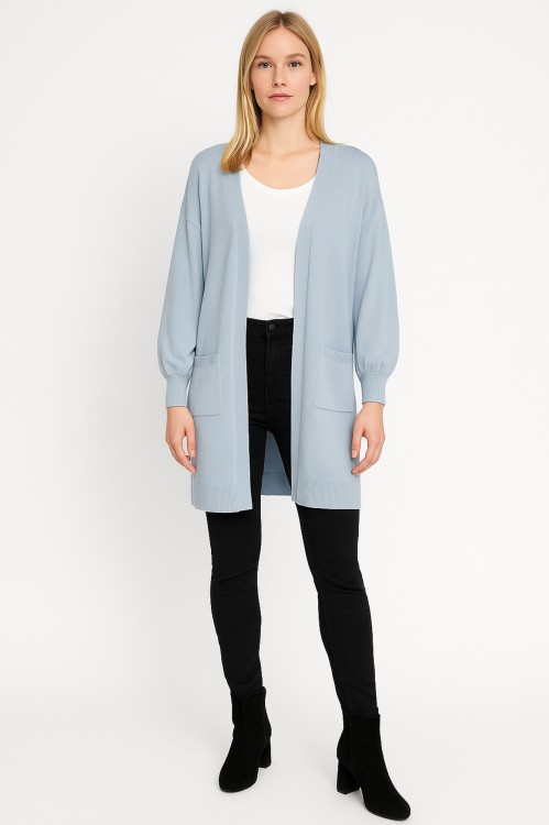 River-Island-blekitna-niebieska-narzuta-kieszenie-modelka.jpg