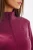 Decathlon-quechua-bordowa-damska-bluza-polarowa-na-zamek-modelka-zblizenie.webp