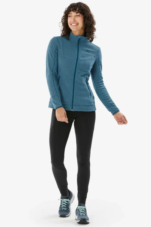 Decathlon-quechua-patynowa-damska-bluza-polarowa-na-zamek-modelka-przod2.webp
