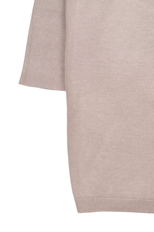 Luzna-damska-narzuta-cafee-oversize-zblizenie1-2.webp