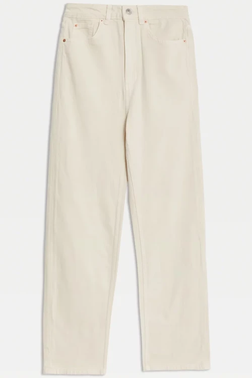 M&S-kremowe-jeansowe-spodnie-szeroka-nogawka-jeans-glowne.webp