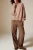 New-Look-camel-sweter-golf-modelka-przod2.webp