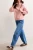 New-Look-rozowy-sweter-golf-modelka-przod2.webp