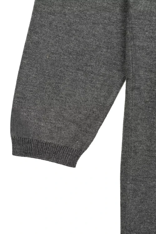 Vero-Moda-grafitowa-narzuta-kieszenie-oversize-zblizenie3.webp