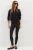 New-Look-czarne-damskie-spodnie-jeansy-Emilee-modelka-przod.webp
