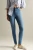 New-Look-jasne-jeansowe-damskie-spodnie-jeansy-Emilee-modelka-przod2.webp