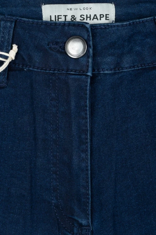 New-Look-granatowe-damskie-spodnie-jeansy-Emilee-zblizenie.webp