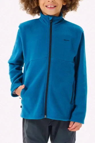 Decathlon-quechua-dziecieca-niebieska-bluza-polarowa-na-zamek-model-przod.webp