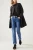 M&S-spodnie-jeansy-the-sienna-straight-jeansowe-proste-modelka-przod2.webp