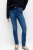 M&S-Lily-Slim-ciemne-jeansowe-spodnie-skinny-jeansy-modelka-przod3.webp