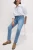 M&S-Lily-Slim-jasne-jeansowe-spodnie-skinny-jeansy-modelka-przod3.webp