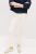 M&S-Lily-Slim-kremowe-jeansowe-spodnie-skinny-jeansy-modelka-przod2.webp