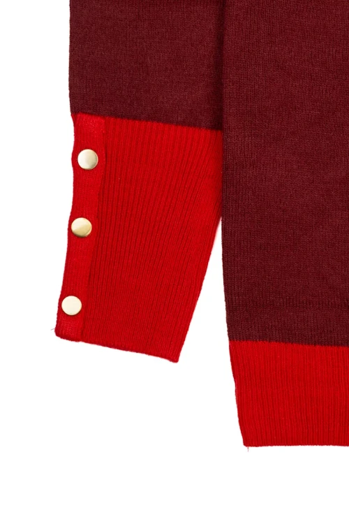 M&S-czerwony-bordowy-sweter-w-pasy-guziki-zblizenie2.webp