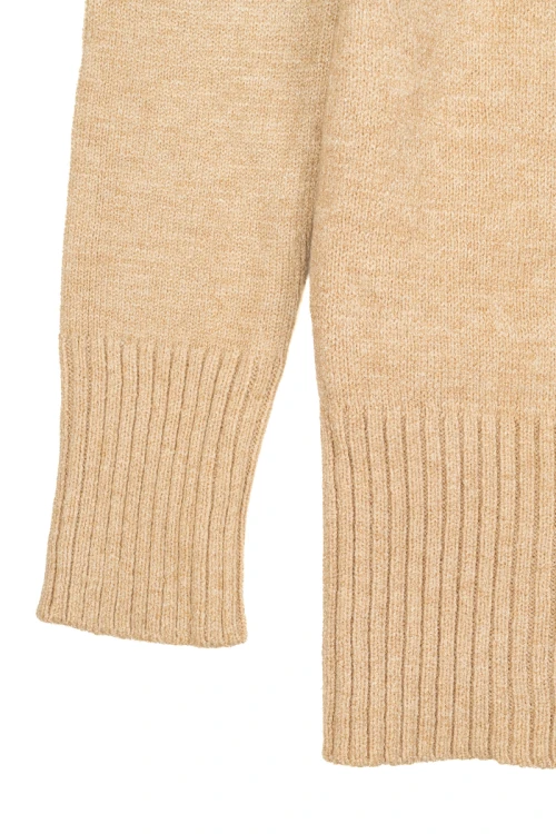 Malfini-bezowy-sweter-golf-zblizenie2.jpg