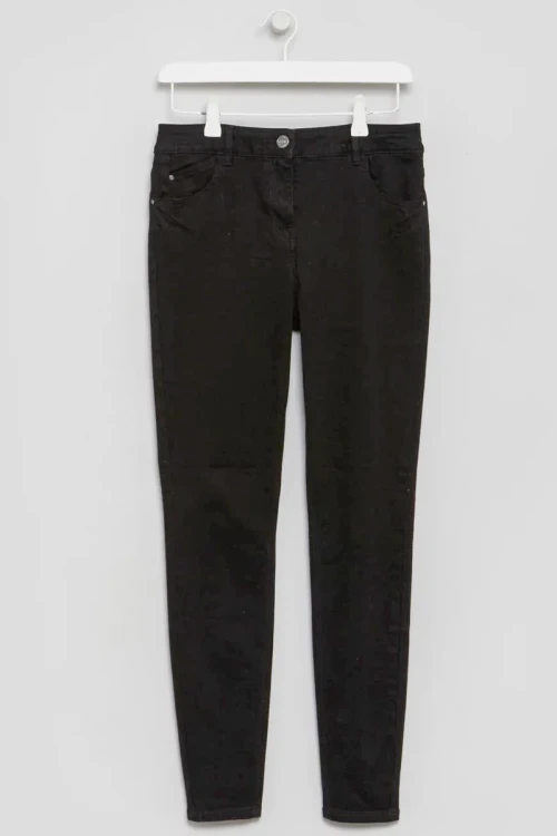 Papaya-April-Super-Skinny-czarne- spodnie-jeansy-glowne.webp