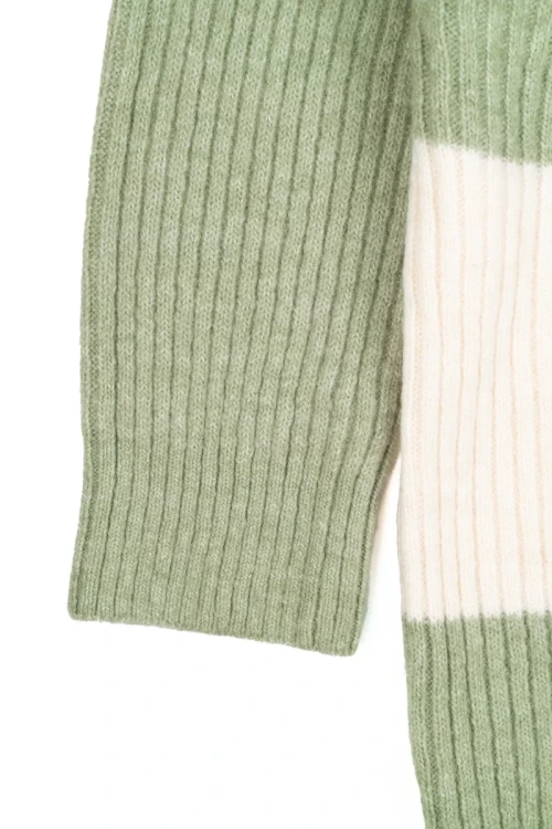 H&M-kremow-pistacjowy-dzianinowy-sweter-w-pasy-welna-zblizenie3.webp