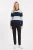 H&M-granatowo-szary-dzianinowy-sweter-w-pasy-welna-modelka-przod.webp