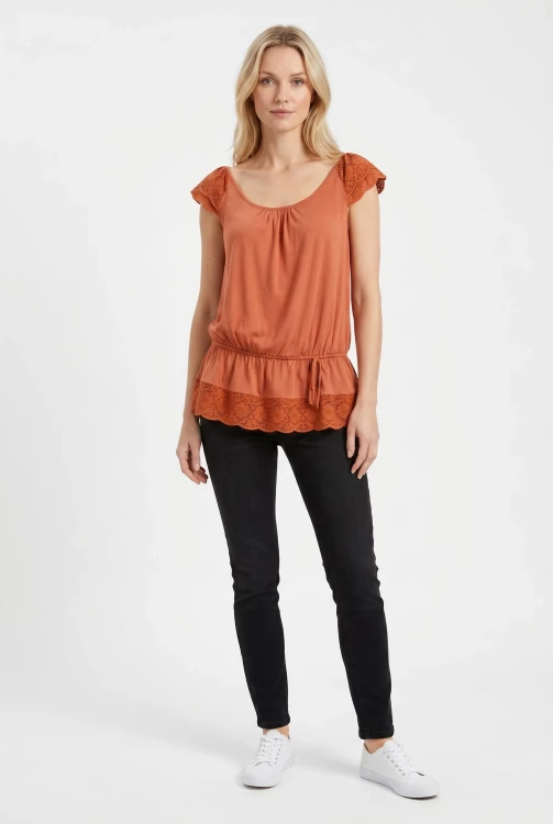 Wallis-terakota-bluzka-tunika-haft-modelka.webp