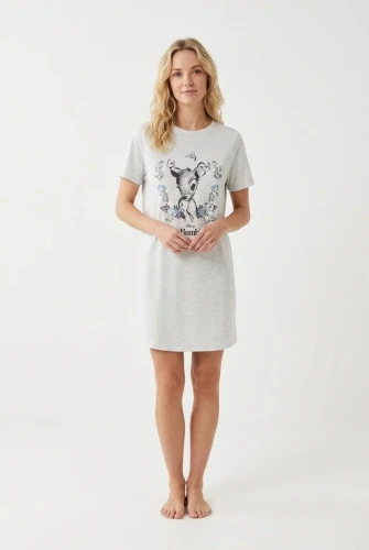 Disney-szara-pizama-koszula-nocna-Bambi-modelka.webp