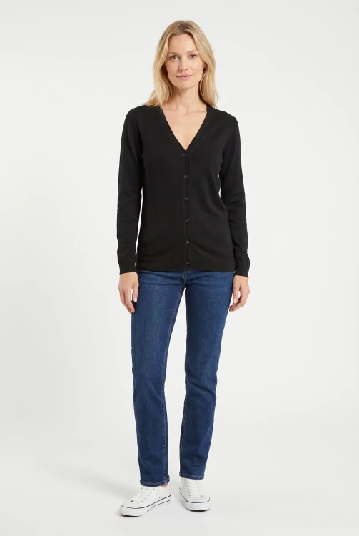 Kiabi-czarny-rozpinany-sweter-kardigan-modelka.webp