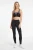 M&S-biustonosz-sportowy-modelka-przod2.webp
