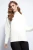 Nutmeg-kremowy-sweter-polgolf-modelka-przod.webp