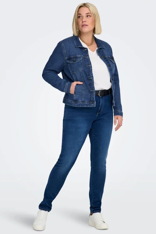 Only-damska-jeansowa-kurtka-katana-modelka-przod4.webp
