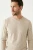 M&S-meski-bezowy-sweter-czysta-bawelna-model-zblizenie.webp