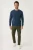 M&S-meski-ciemnoniebieski-sweter-czysta-bawelna-model-przod2.webp