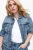 Only-damska-jasna-jeansowa-kurtka-katana-modelka-przod3.webp