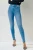 Next-jasne-jeansowe-damskie-jeansy-modelka-przod.webp