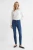 Next-ciemne-jeansy-modelka-przod.webp