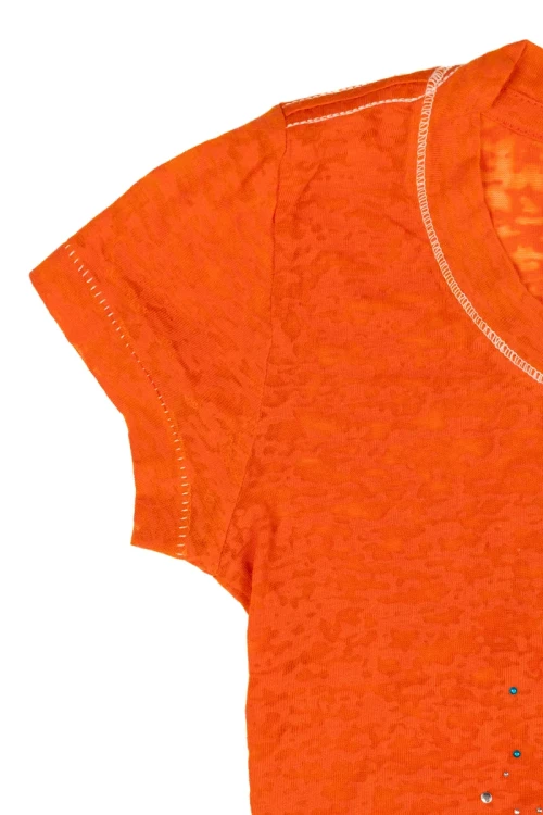 Victoria-Secret-pomaranczowa-bluzka-t-shirt-cekiny-zblizenie2.webp
