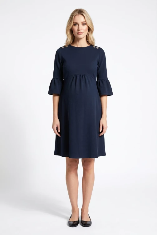 Dorothy-Perkins-granatowa-sukienka-ciazowa-modelka.webp