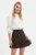 Miss-Selfridge-czarna-spodniczka-w-kwiaty-modelka-przod4.webp