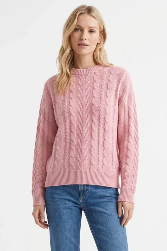 River-Island-rozowy-sweter-warkocze-modelka.webp